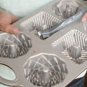 Bundt Cleaning Tool