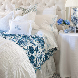 Living with Blue & White - Image 3