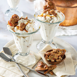 2 glass cups of praline ice cream