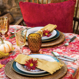 thanksgiving table decor and place setting