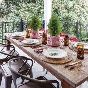 outdoor christmas tablescape