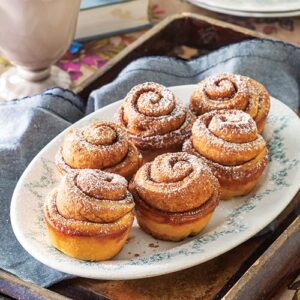 cinnamon rolls on tray