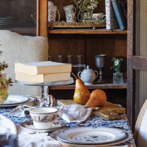 winter cottage tablescape
