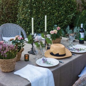 Outdoor table setting