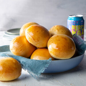 Rolls in a blue dish