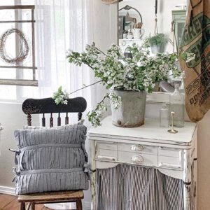 Cottage Decor Entryway