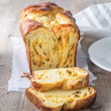 Cheddar and Chives Bread