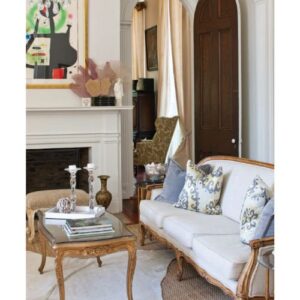 Southern Cottage Style 2025 feat. living room sitting area