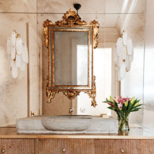 For her clients’ Old Metairie home, interior designer Betsey Hazard balances finery and function.