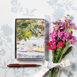 Notecard set in box with flowers and pen