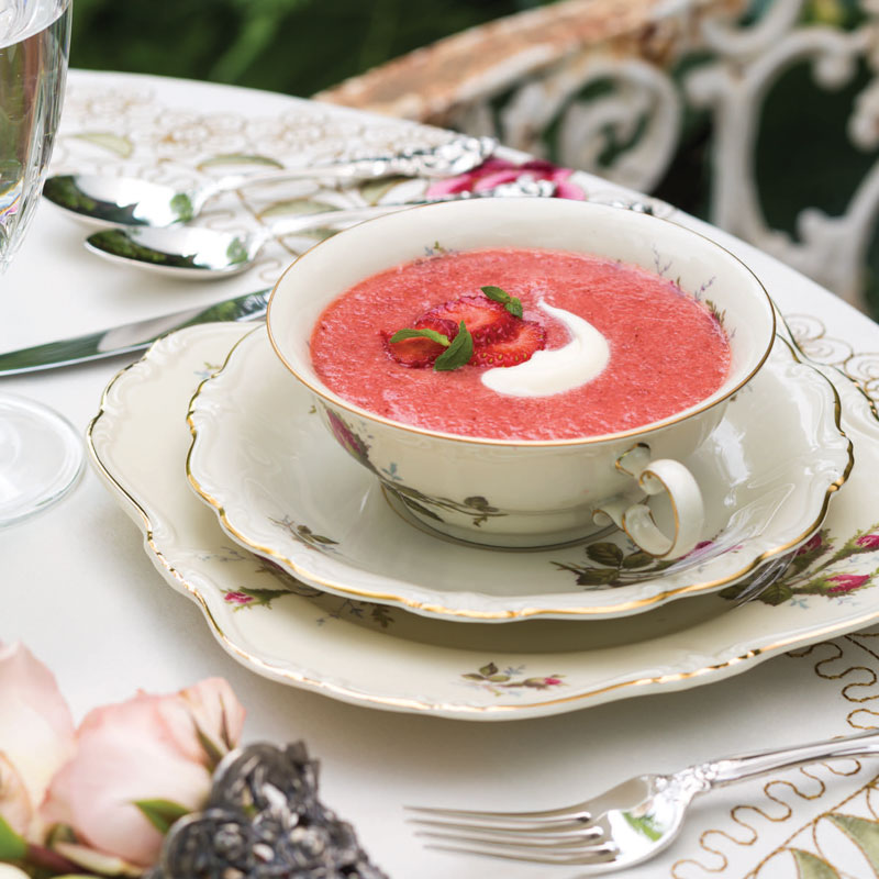 White tea setting with red warm sip