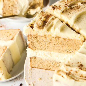 Cheesecake vanilla layered cake