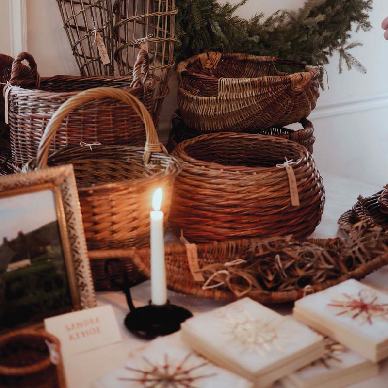 Baskets with candlestick